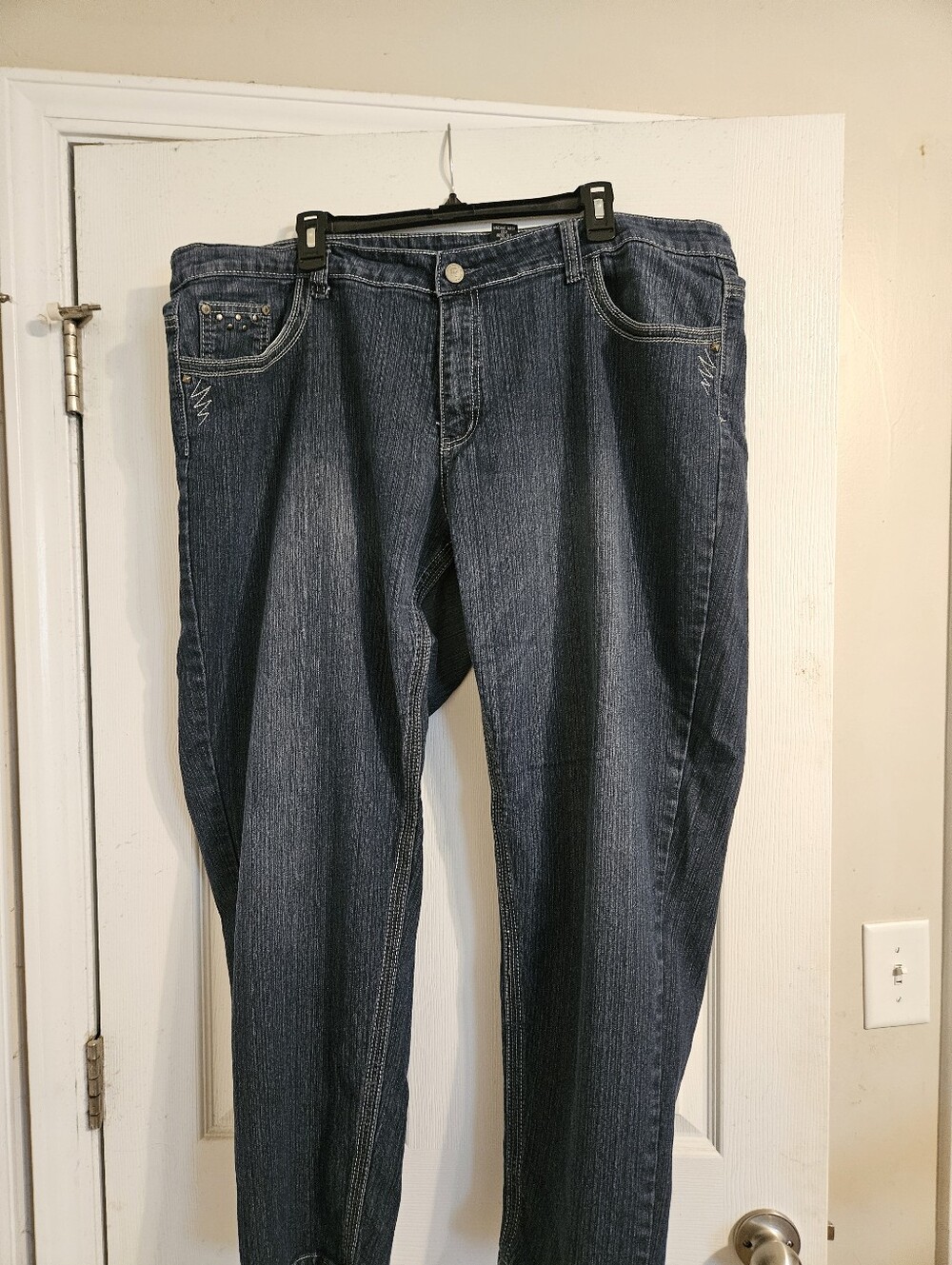 Relaxed Fit Women’s Jeans in Dark Blue - Comfortable Everyday Style